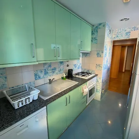 Marina Pool & Sea Apartament